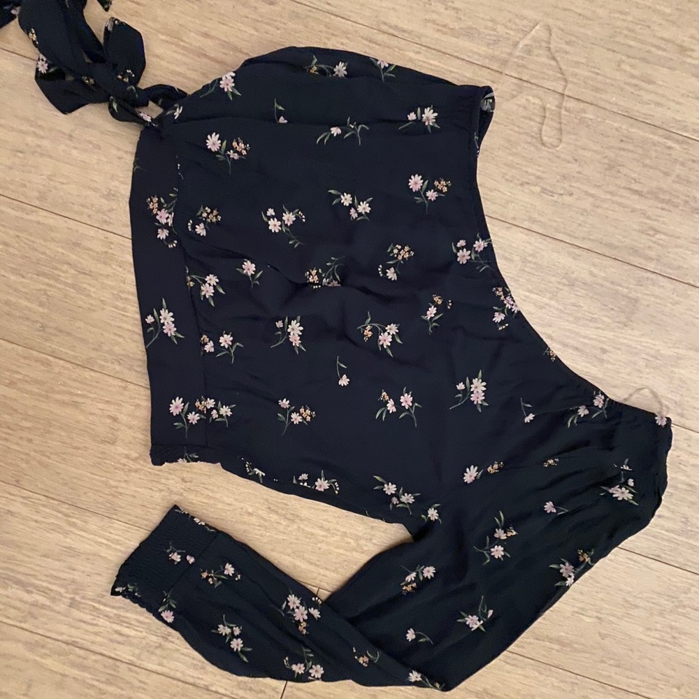 AE One sleeve Shirt